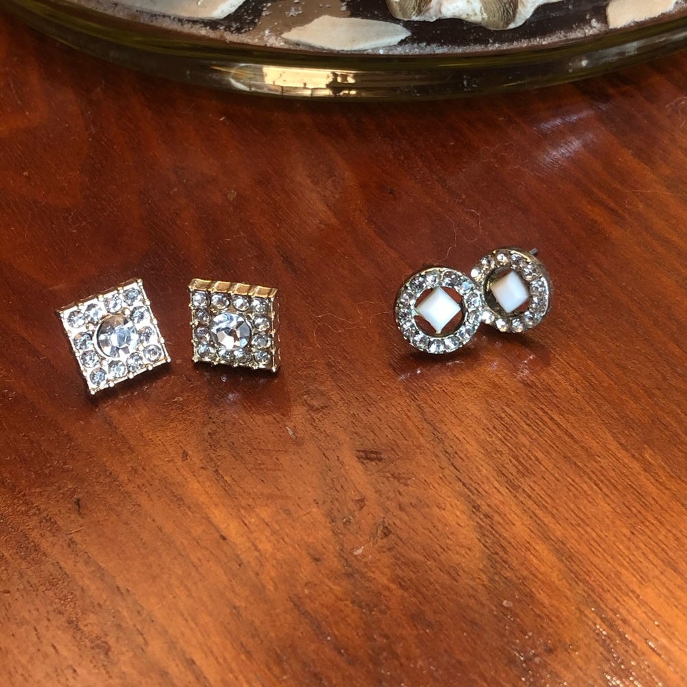BRAND UNKNOWN|TWO SETS OF EARRINGS|NS
